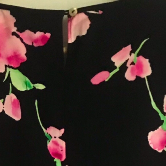 ST JOHN Stretchy Silk Floral Sleeveless Top - Picture 4 of 7